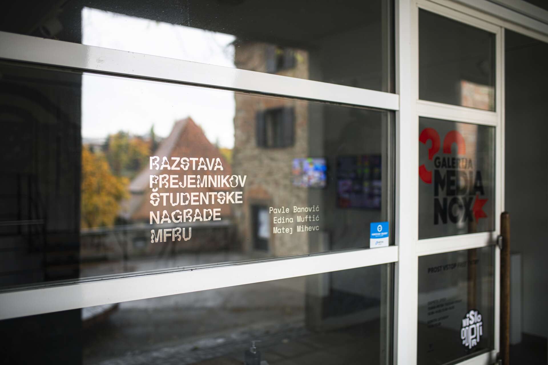 MFRU Razstava prejemnikov studentske nagrade mfru 2020 foto andrejlamut web 1